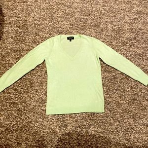 Banana Republic medium long sleeve, made with Italian yarn by filpucci.